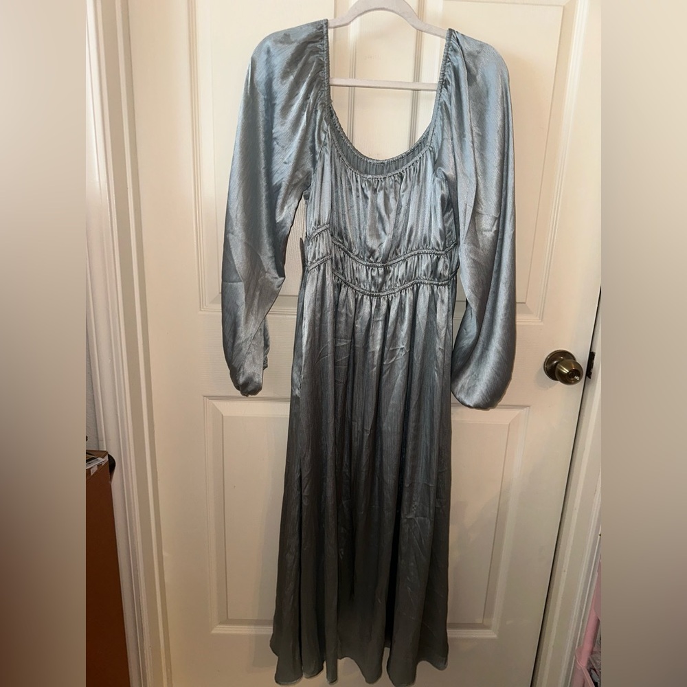 NWT Arula Elegant Blue Long Sleeve maxi silky Dress with pockets and slit X XL - Picture 8 of 11